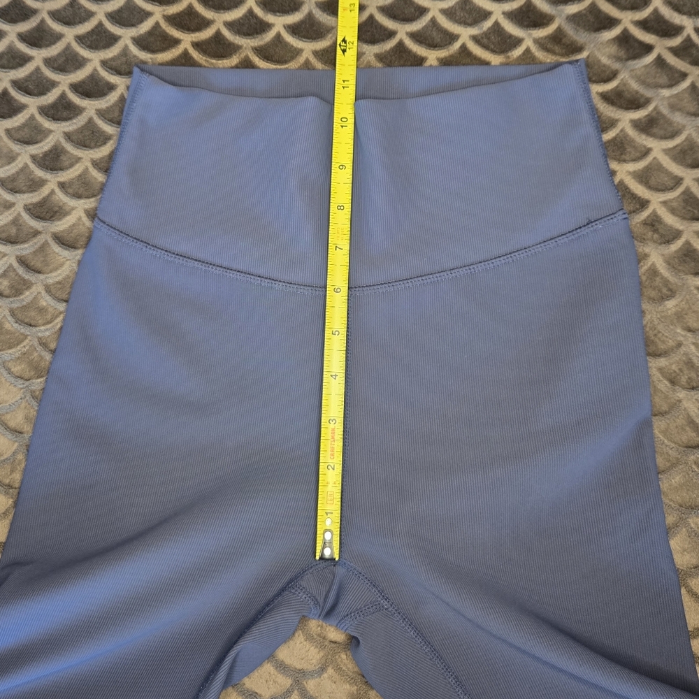 G255. Wilo The Label Base Ribbed 7/8 Legging in Blue-Gray - Size M - Picture 7 of 9
